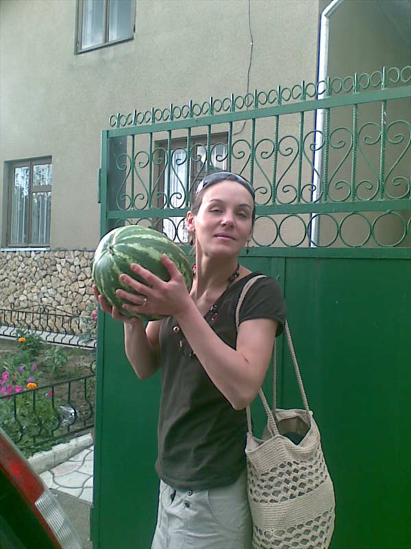Betty cu un harbuz
