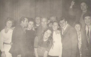 1974. Aici eram cu romanii de la restaurant